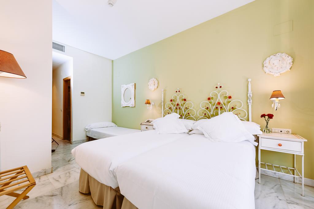 Basic Hotel Dona Manuela Seville Exterior photo